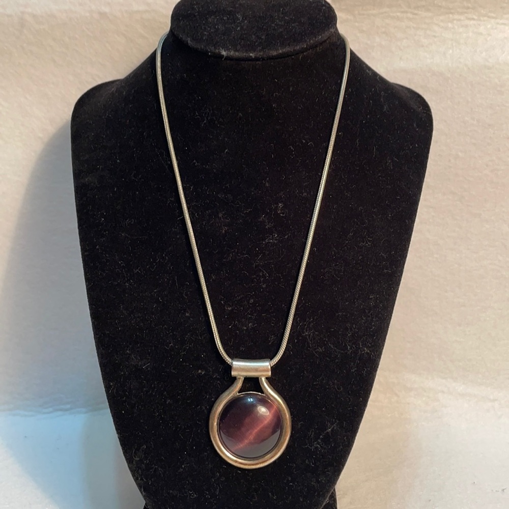 KC brand purple glass cat’s eye slide pendant on silver tone necklace 16”-19”